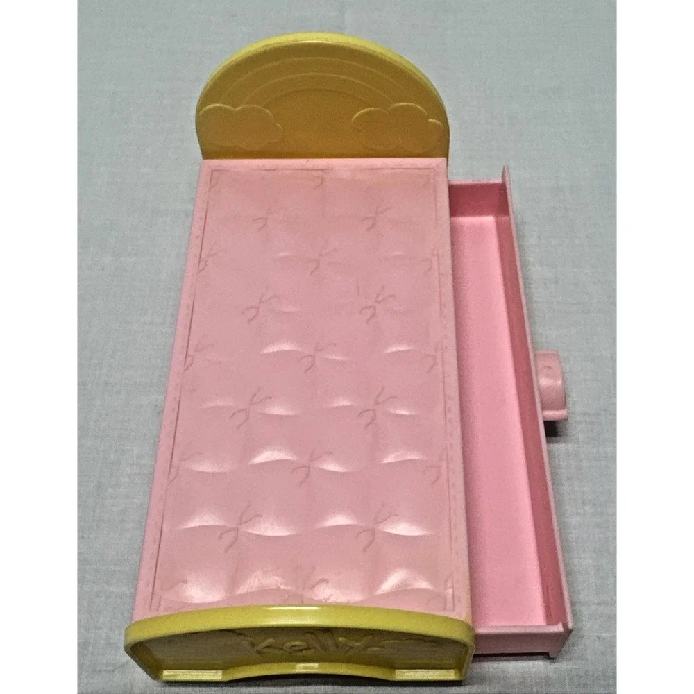Barbie Doll Sister Kelly Chickenpox Love 'N Care Replacement Pink Bed w/drawer